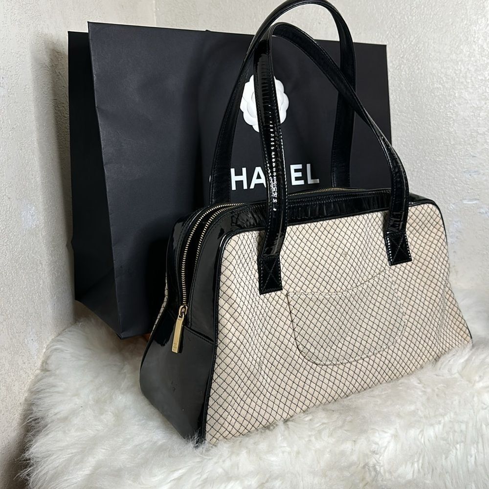 💯Authentic Chanel Cream & Black Patent Leather & Knit Quilted Bowler Bag🍀 - Picture 11 of 17